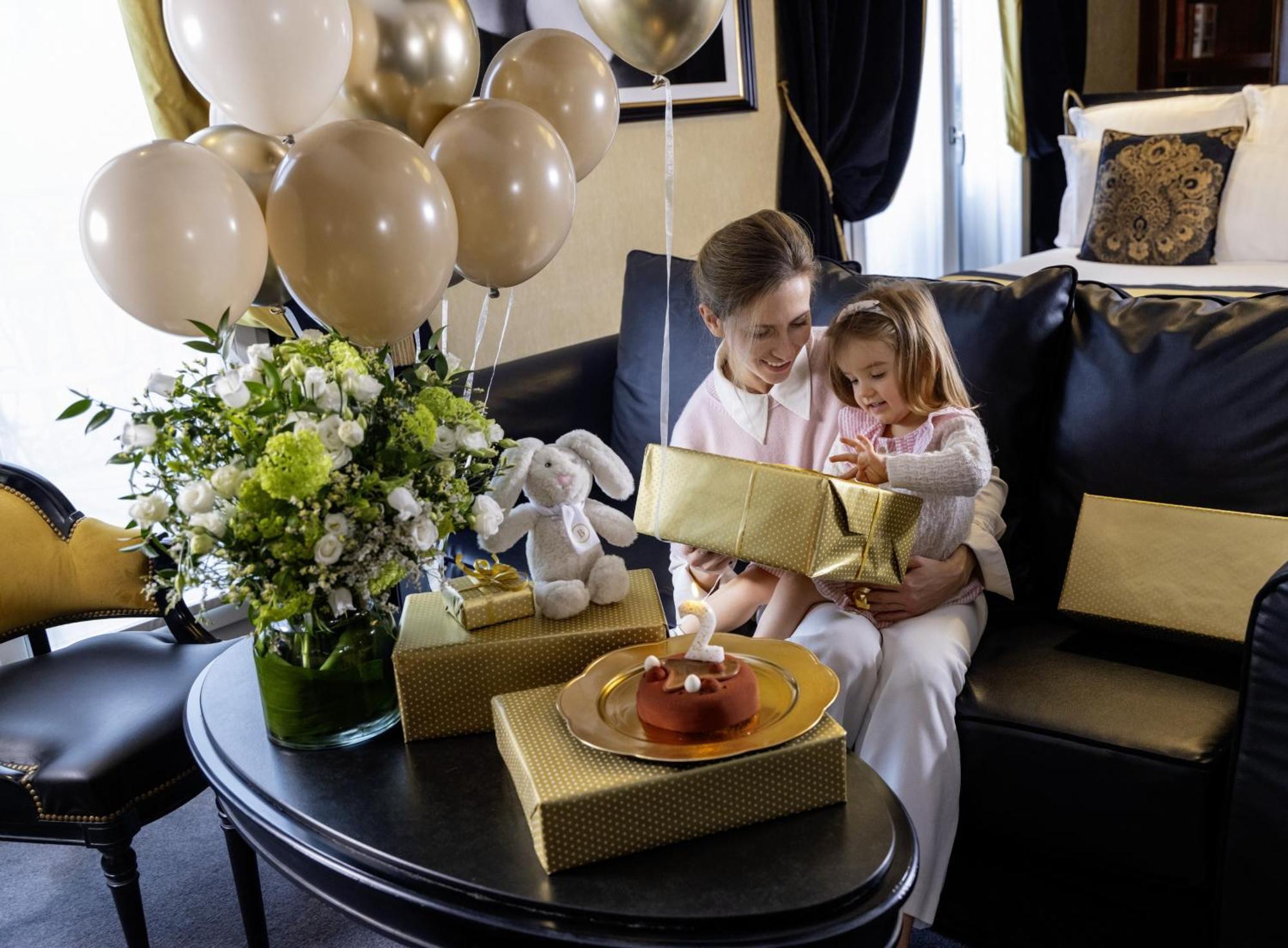 เลอ เบลมงต์ ชองเซลิเซ Hotel ปารีส ภายนอก รูปภาพ