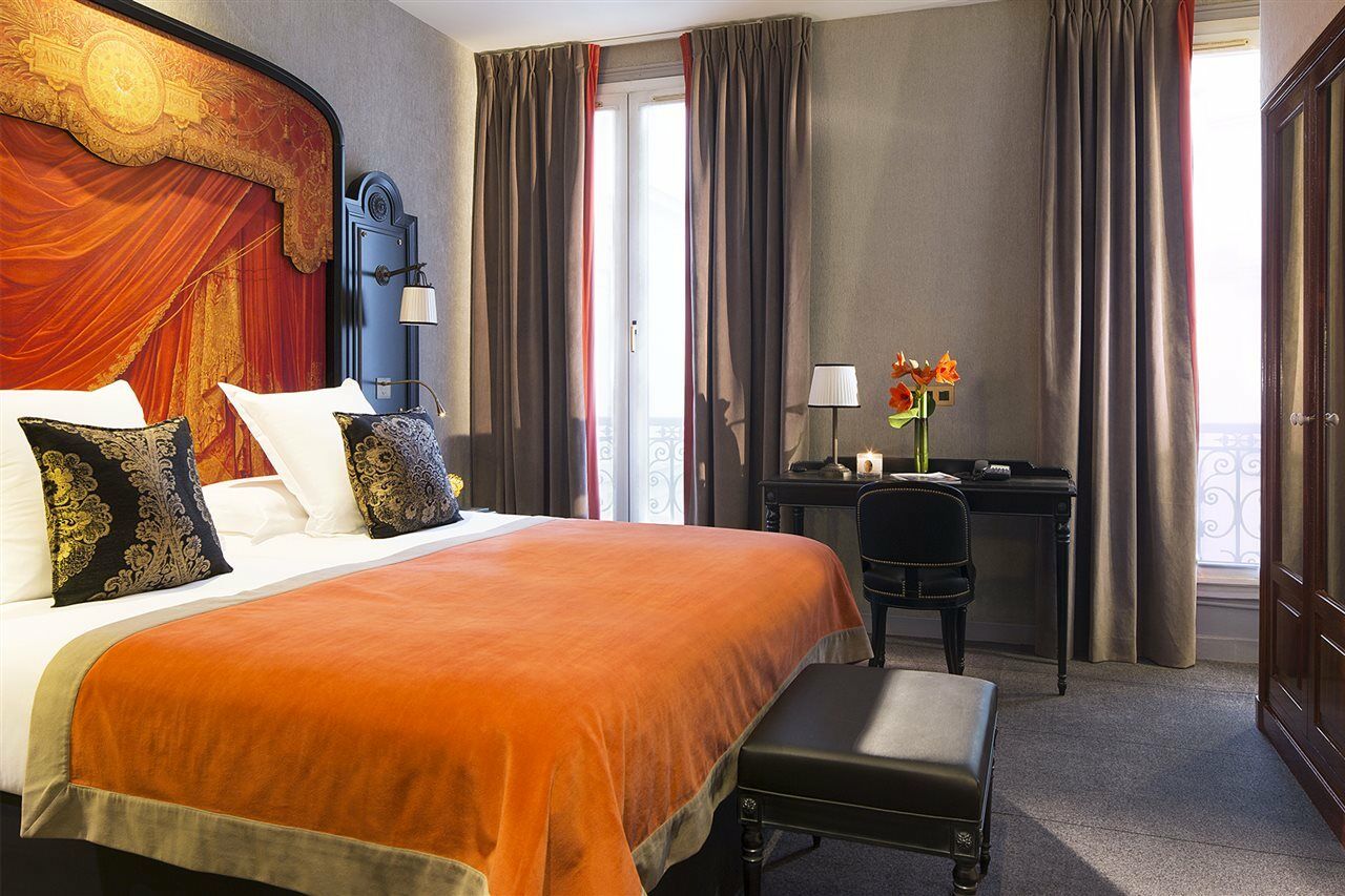 เลอ เบลมงต์ ชองเซลิเซ Hotel ปารีส ภายนอก รูปภาพ